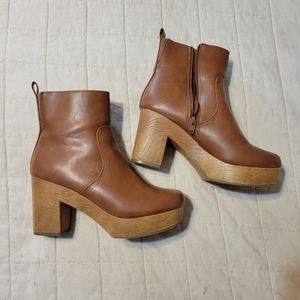 Universal Thread Plarform Boots
